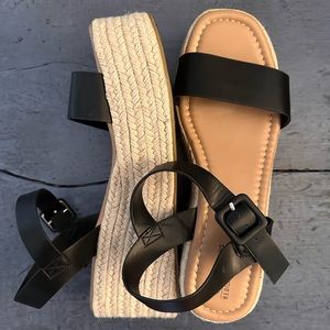 Spring Memphis Black Wedge. Worn once.